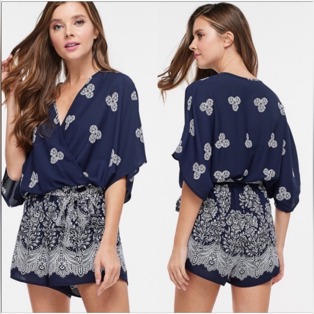 NWOT Aluna Levi Blue & White Boho Wrap Style Romper, Size Medium